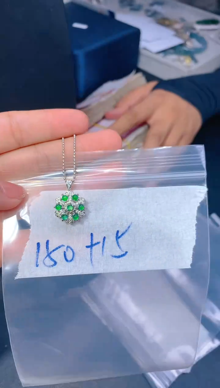 【闪购商品】定制翡翠合金71定制翡翠，多样性发货发其一