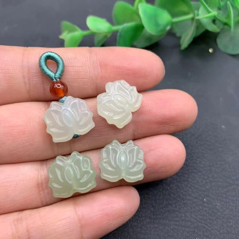 天然和田玉莲花dly吊坠天地孔晴水色莲花手机链配饰小提溜