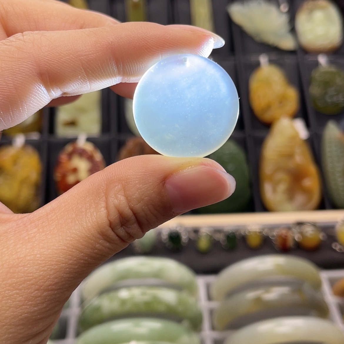 【闪购商品】蛇纹石玉颈饰未镶嵌