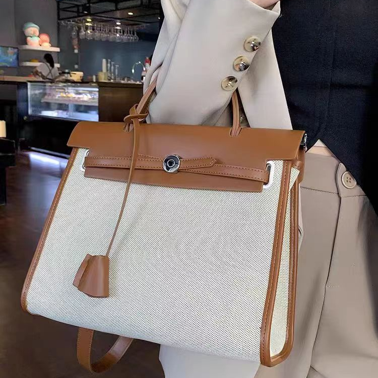 轻奢时尚百搭女士潮流牛皮单肩肩包轻奢时尚百搭女士潮流牛皮单肩