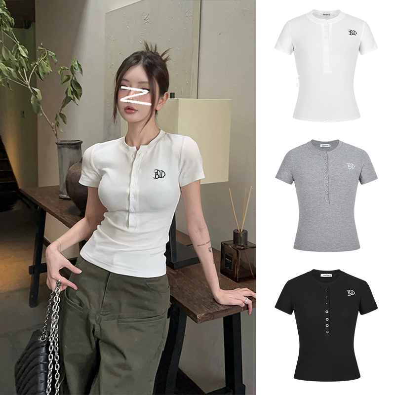 Moses Queen/魔西女王半开领刺绣设计短袖T恤修身辣妹短款上衣