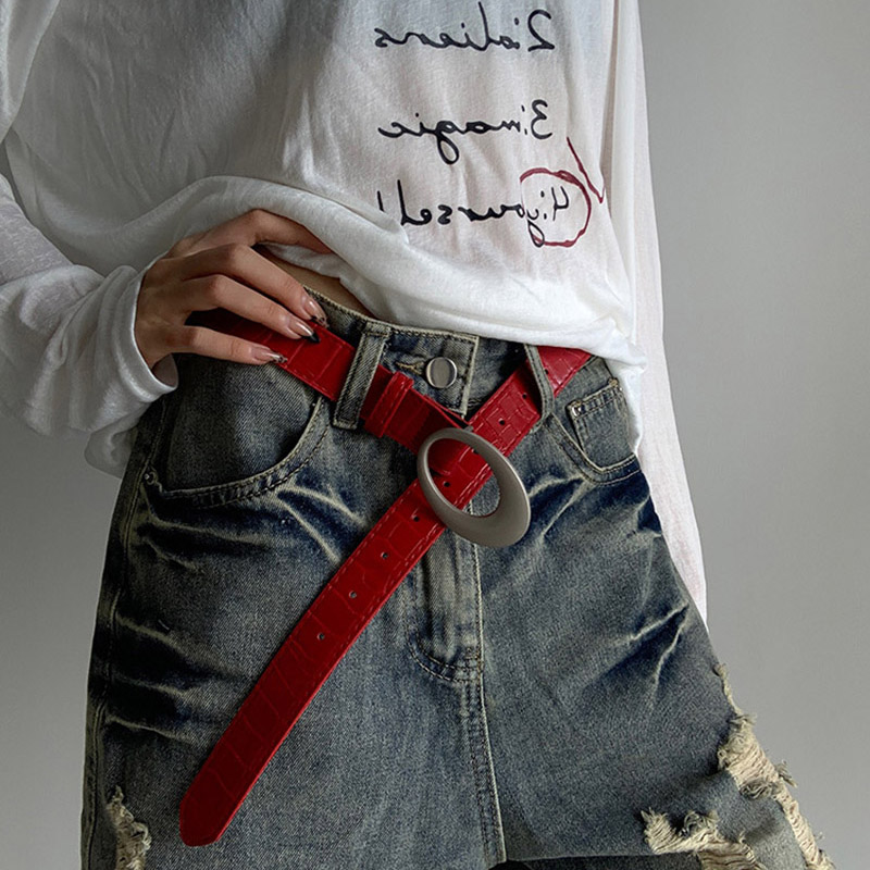 美式复古腰带女y2k椭圆扣红色鳄鱼纹配牛仔裤高级感简约配饰皮带