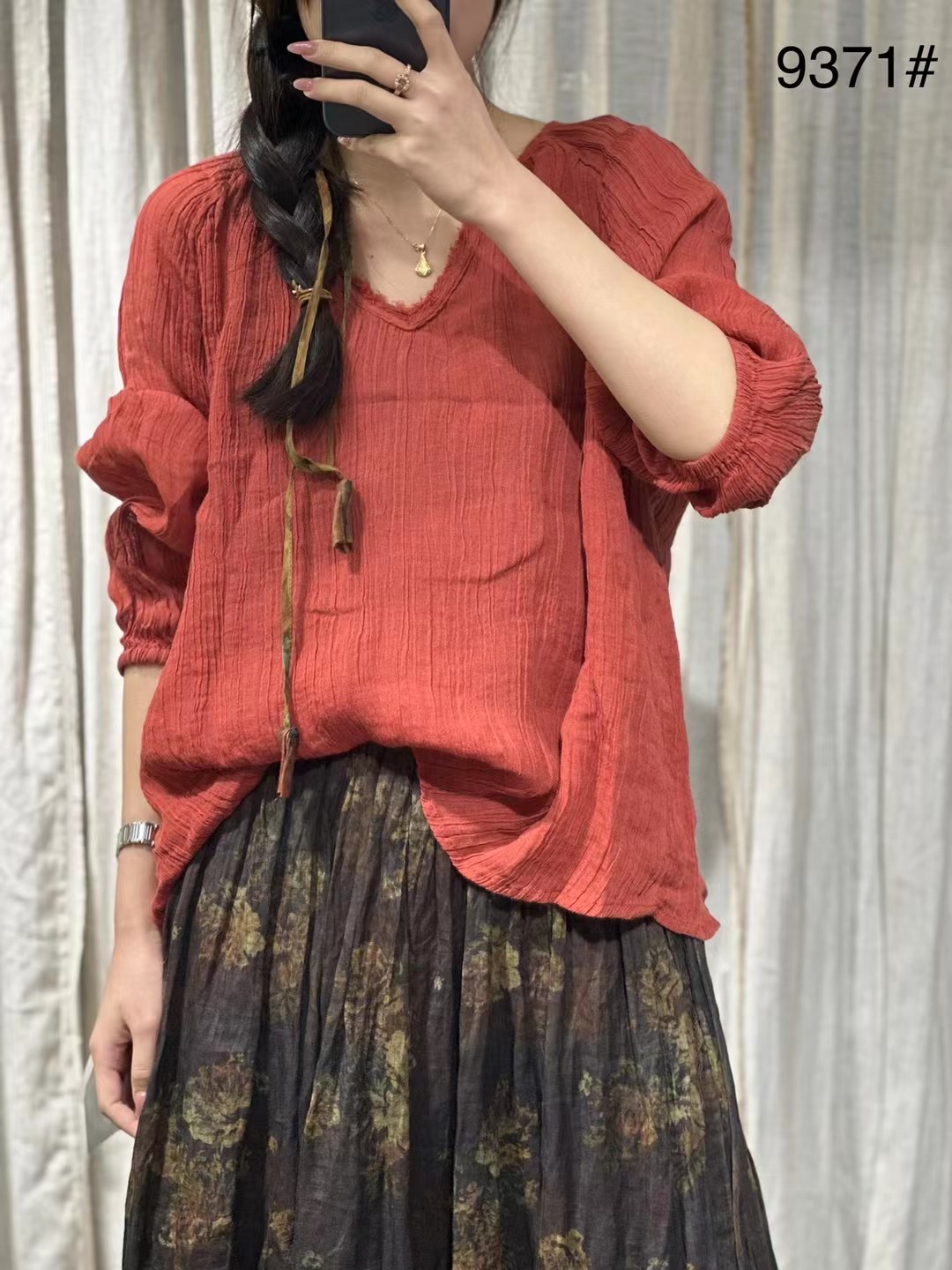 V字领苎麻多色上衣