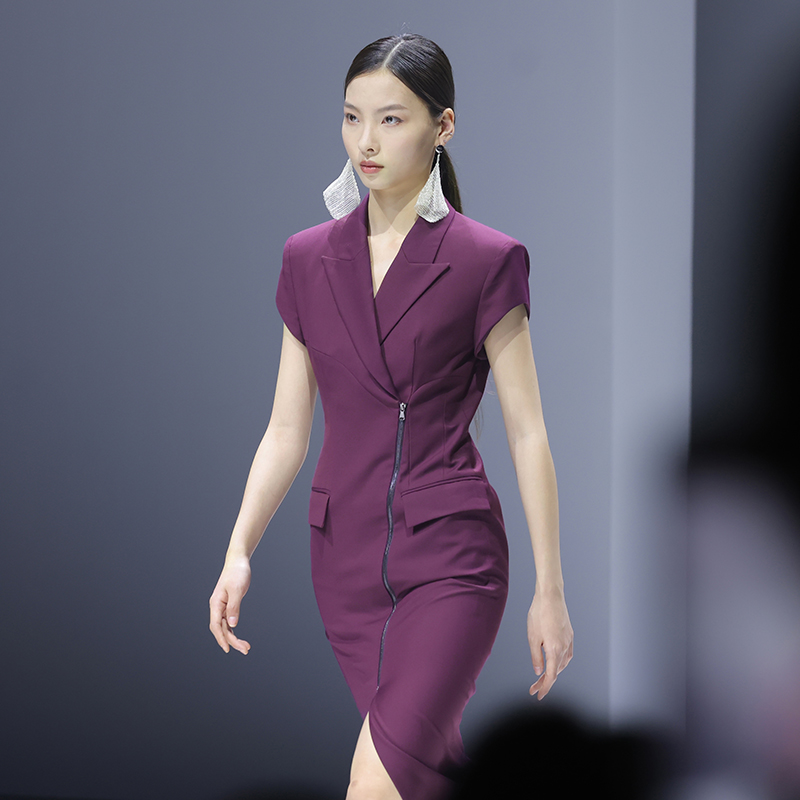 MAGGIE MA设计师款LADY时髦绛紫色拉链西装裙687D