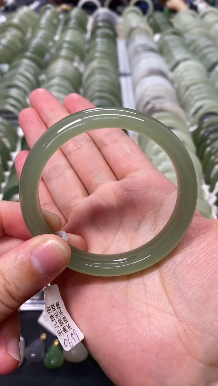 【闪购商品】和田玉和田玉冰底手镯未镶嵌55