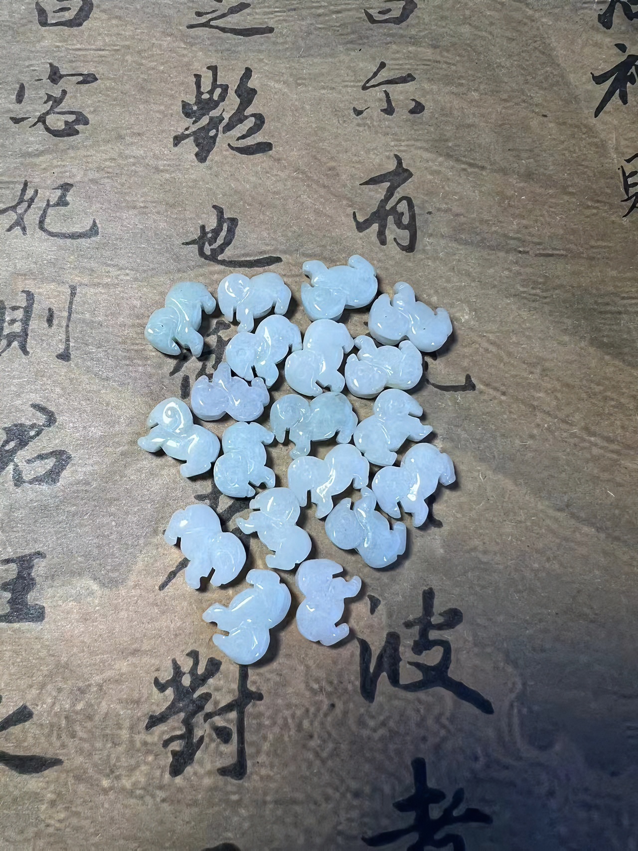 天然翡翠可爱生肖通孔小羊1个（约16*12*5）（不接受备注随机发货）
