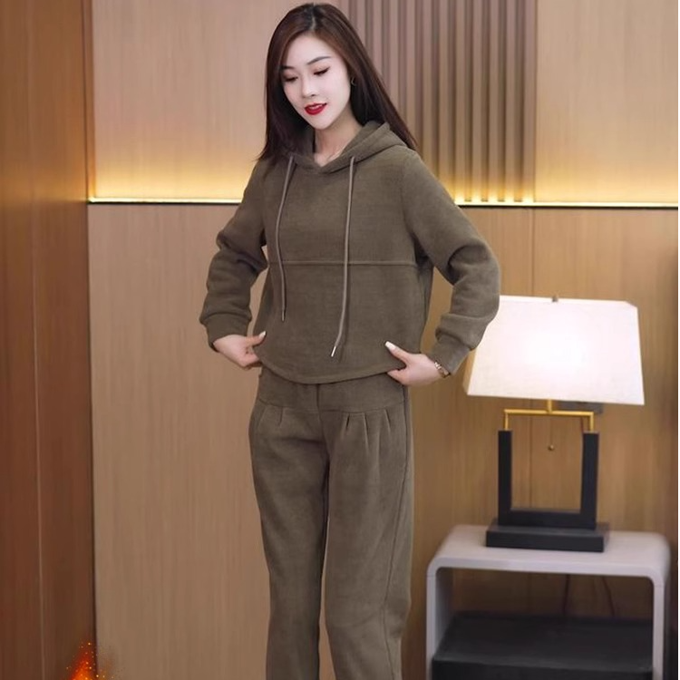 加绒加厚运动服套装女2024秋冬新款宽松显瘦连帽卫衣休闲裤两件套