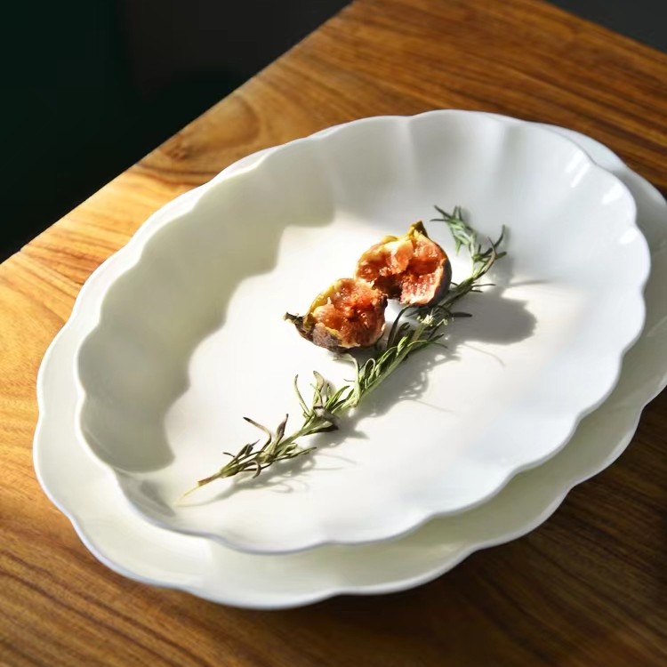 景德镇纯白骨瓷餐具创意家用新款网红蒸鱼盘北欧风可进微波炉烤箱