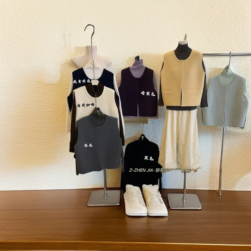 衣狂家--简约柔软加厚针织马甲叠穿百搭圆领单排扣毛衣