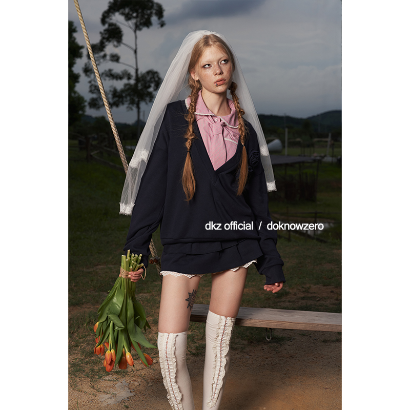 DKZ立体花朵V领百搭日系复古长袖卫衣蕾丝蛋糕裙套装
