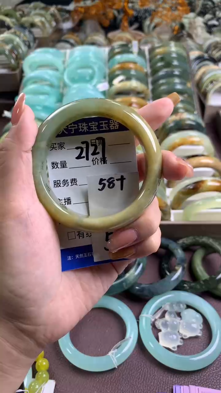 【闪购商品】蛇纹石玉手镯未镶嵌2727