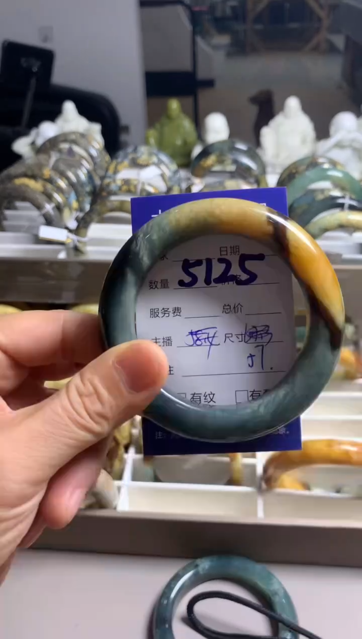 【闪购商品】蛇纹石玉手镯未镶嵌5125