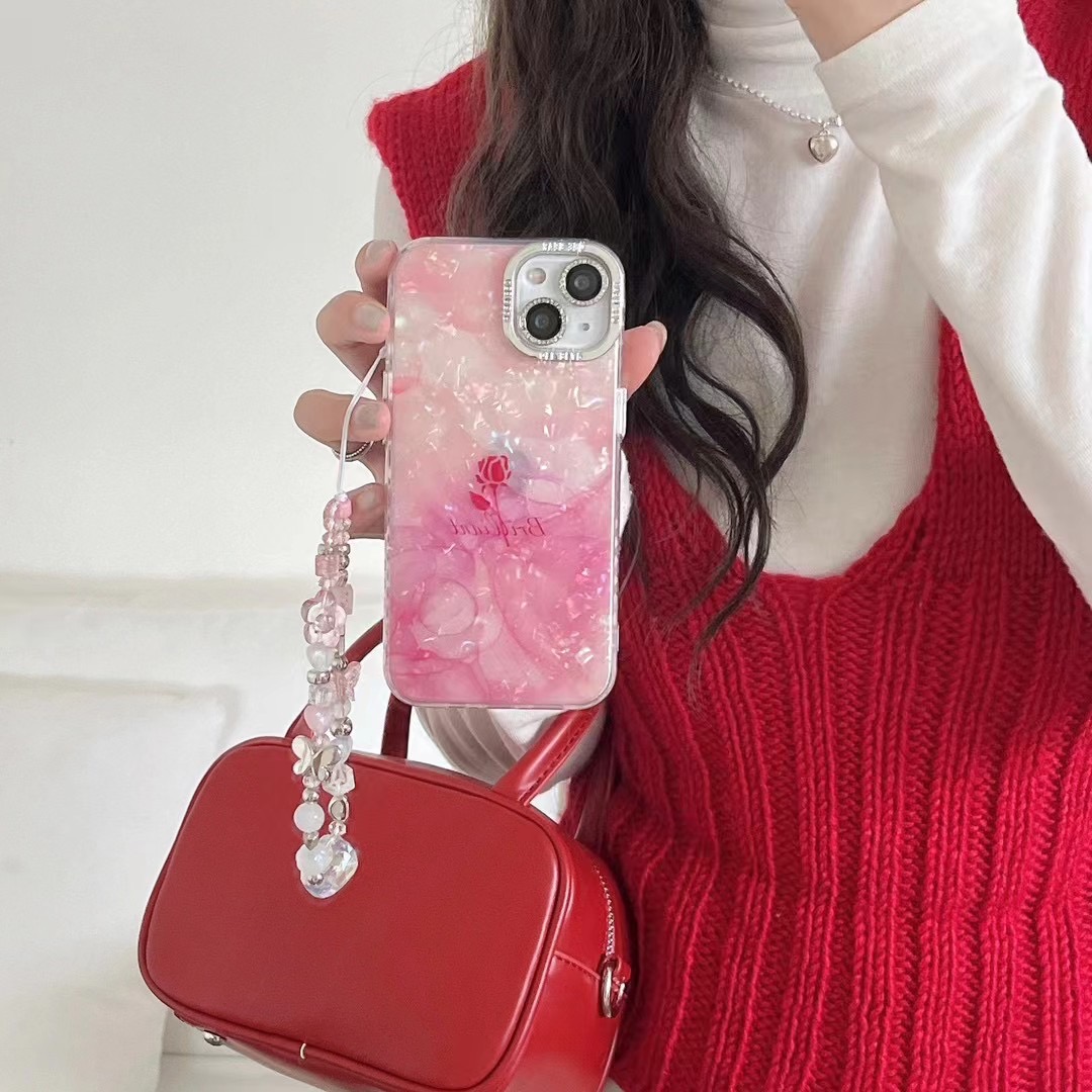 【苹果】iPhone15/13/14Promax防摔贝壳纹粉玫瑰镜头膜手链款手机壳