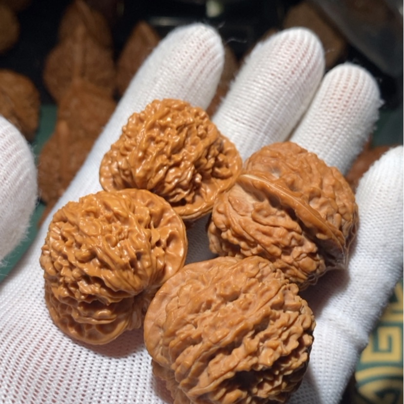 【闪购商品】文玩核桃吊坠宝*姐