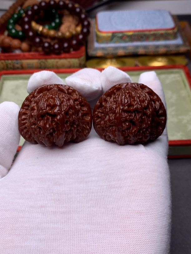 「掌柜推荐」紫红色老核桃 白狮子文玩核桃 全品 尺寸42*39*34mm