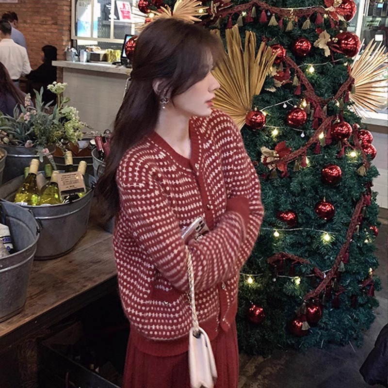 法式小香风奶fufu毛衣外套女早秋新款针织开衫温柔设计感红色上衣