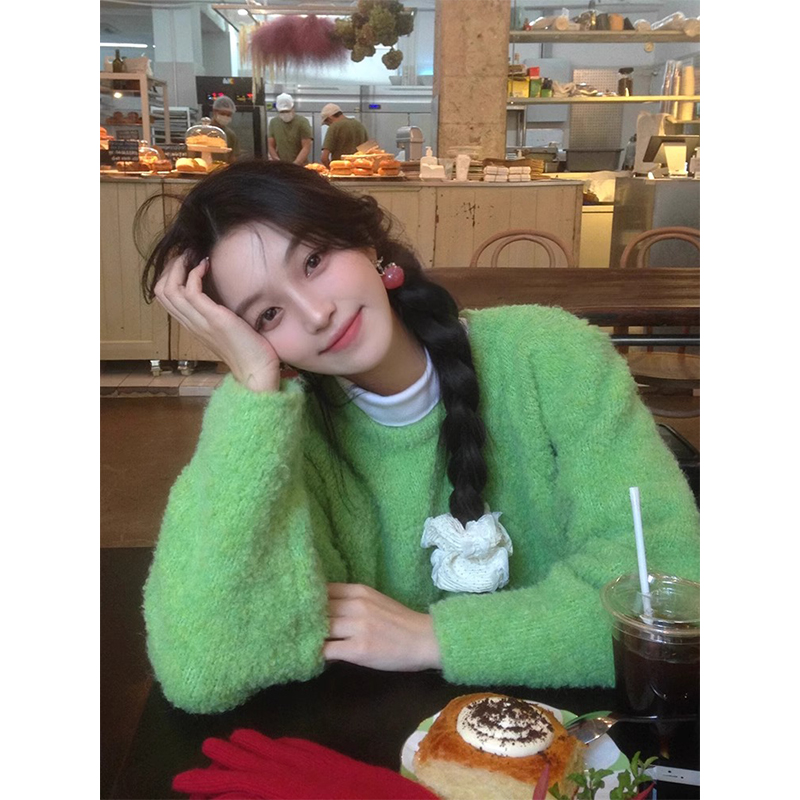 多巴胺绿色套头毛衣女秋冬季新款温柔风宽松加厚极简风针织衫上衣