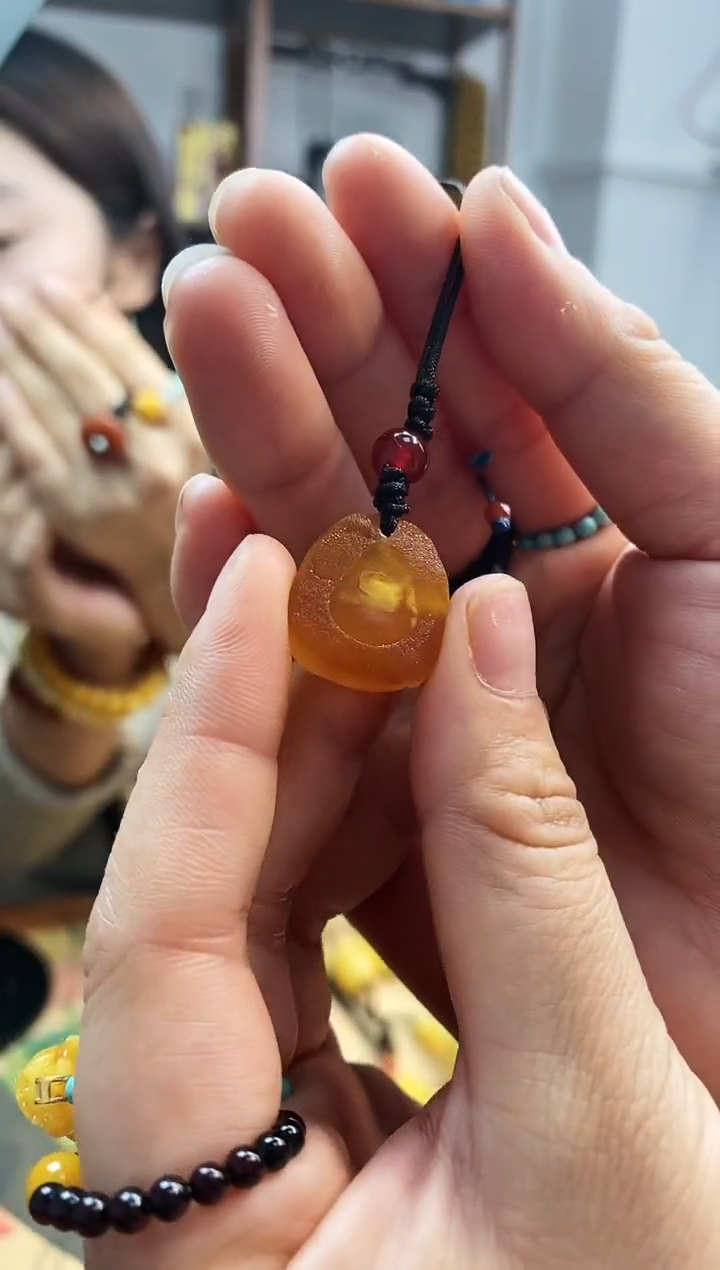 【闪购商品】琥珀裸石未镶嵌1
