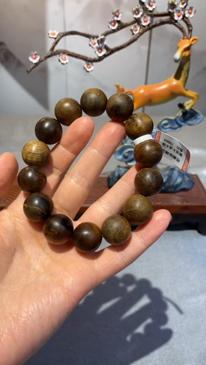 【闪购商品】沉香手串富森红土单圈Q16588500