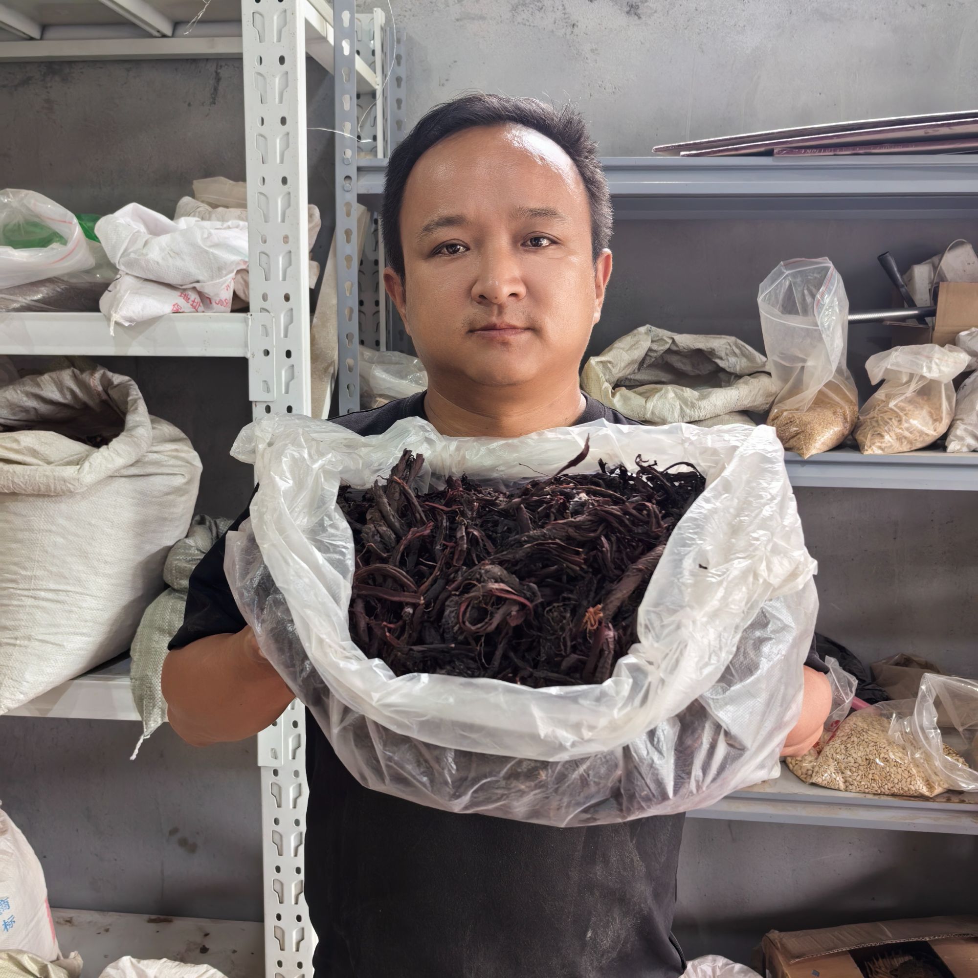 紫草 新疆紫草 种植的整根碎的都有 新疆紫根紫草根新疆软紫草