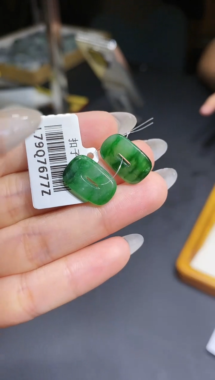 【闪购商品】定制翡翠未镶嵌翡翠