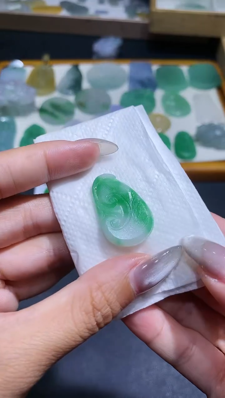 【闪购商品】定制翡翠未镶嵌翡翠