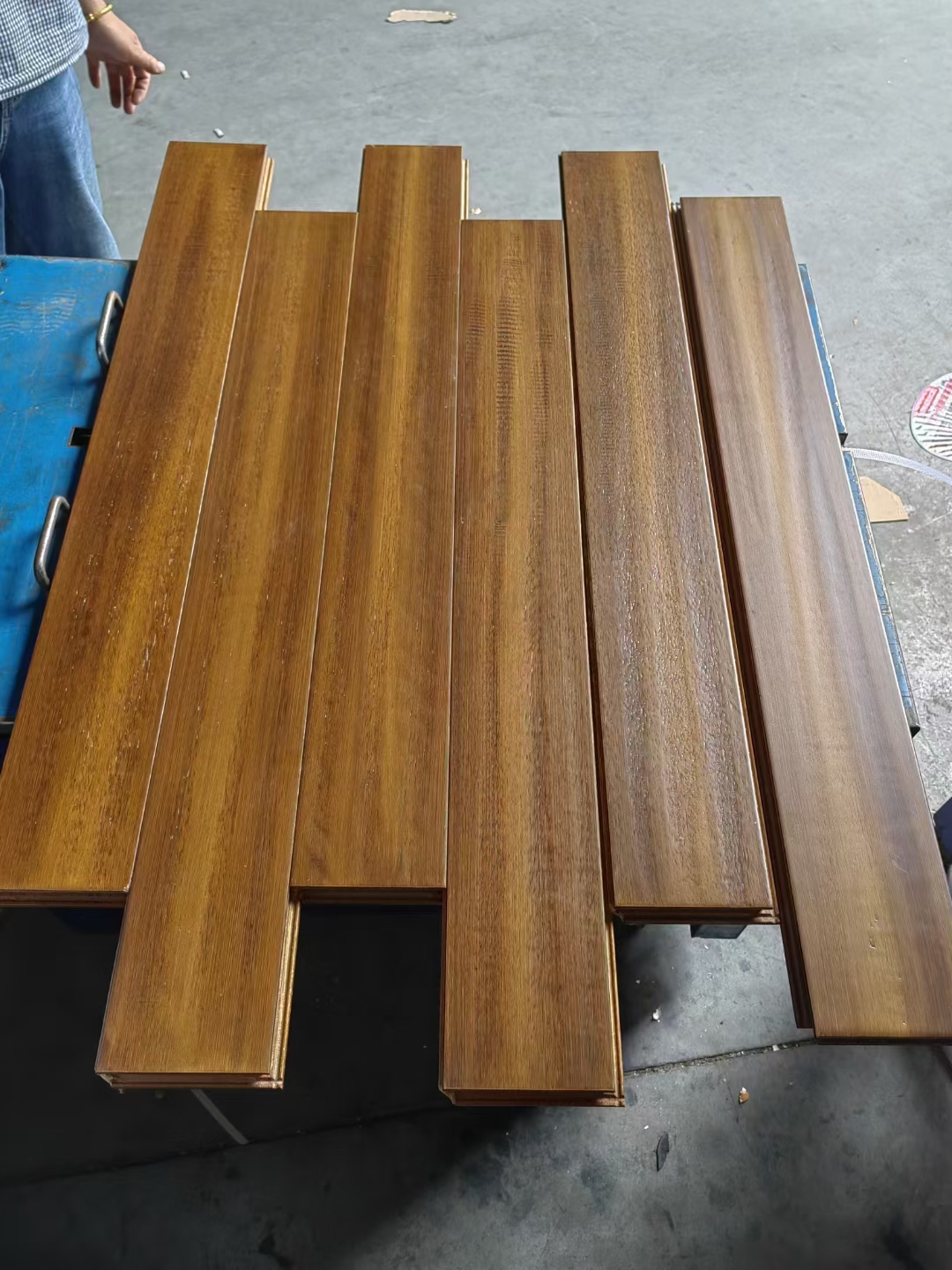 番龙眼纯实木地暖锁扣尺寸900长114宽18厚