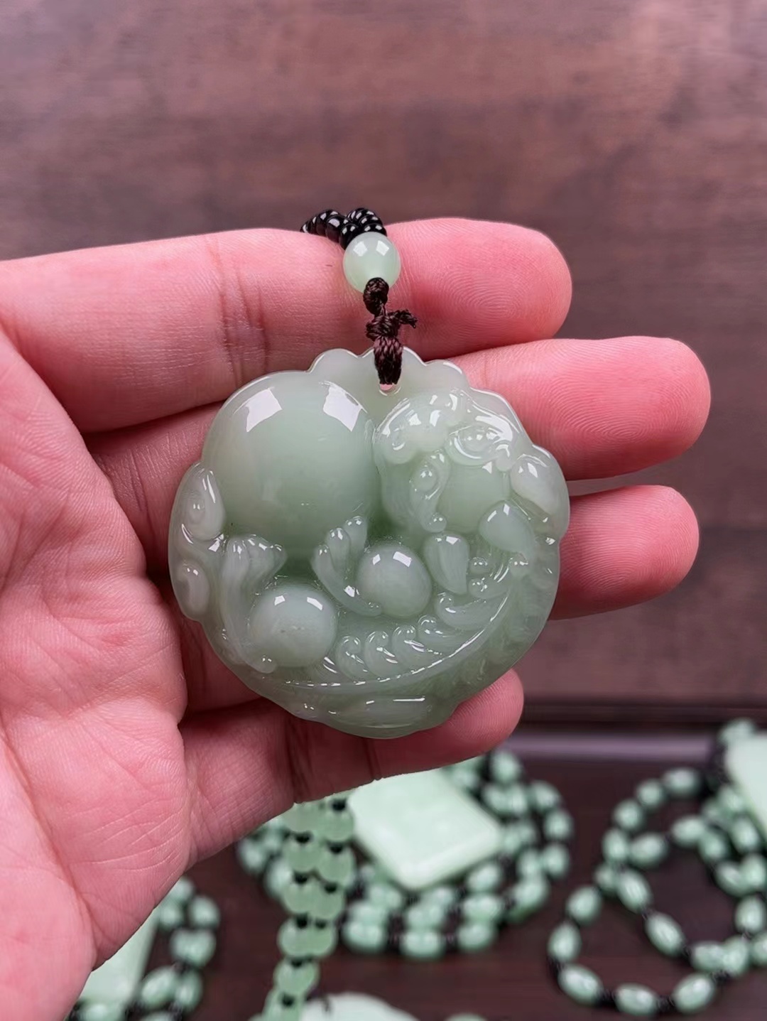貔貅抱宝吊坠有球必应