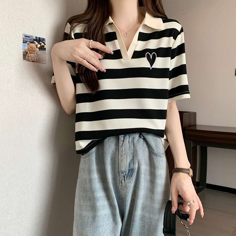polo领条纹短袖t恤女夏季新款潮流刺绣花设计感翻领上衣大码女装