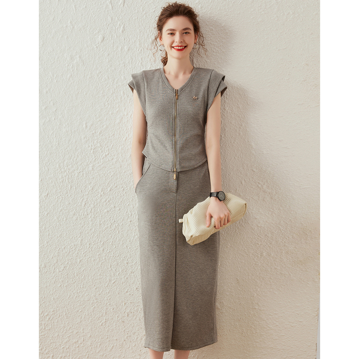 【大叔专属】白鹿语气质【摩登套装】V领收腰双肩设计师两件套YU31057