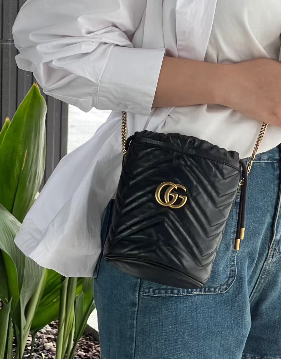 99新 GUCCI/古驰 古驰marmont 水桶黑金斜挎包/公价无/甄选
