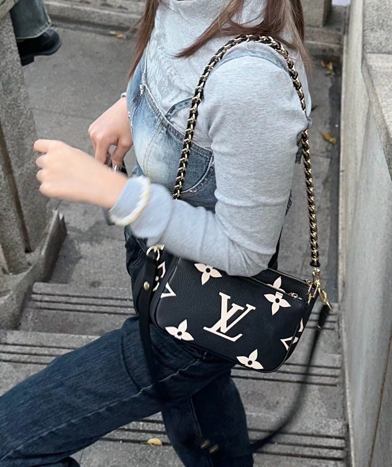 99新 LouisVuitton/路易威登 四合一黑白斜挎包/工价无/甄选