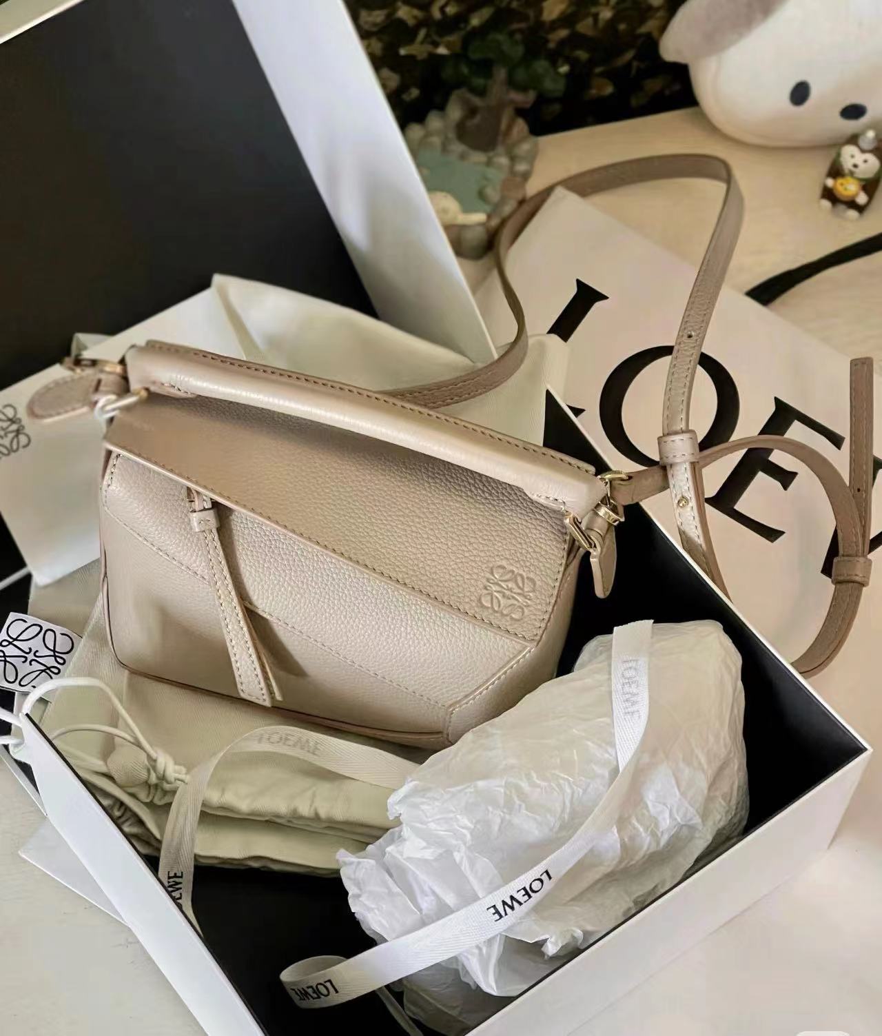 99新 LOEWE/罗意威 puzzle mini沙色新款单肩斜挎包/公价无/甄选