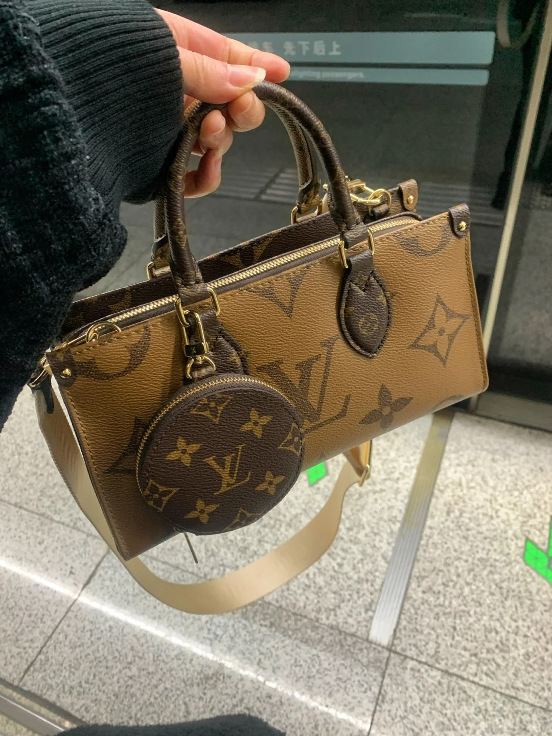 99新 LouisVuitton/路易威登 onthego横版 /公价无/甄选