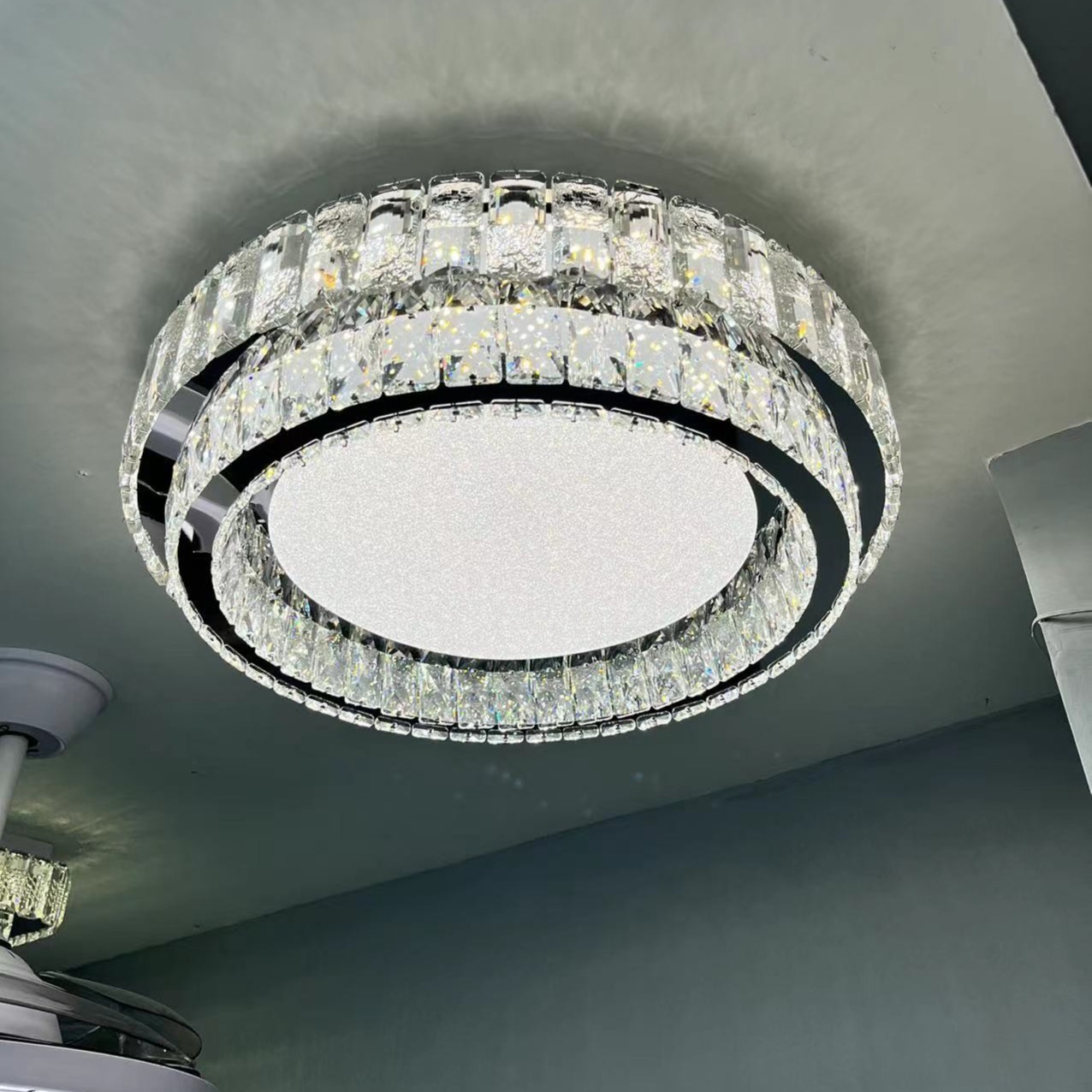 卧室吸顶灯水晶灯后现代轻奢客厅创意家用圆形主卧室房间灯圆形