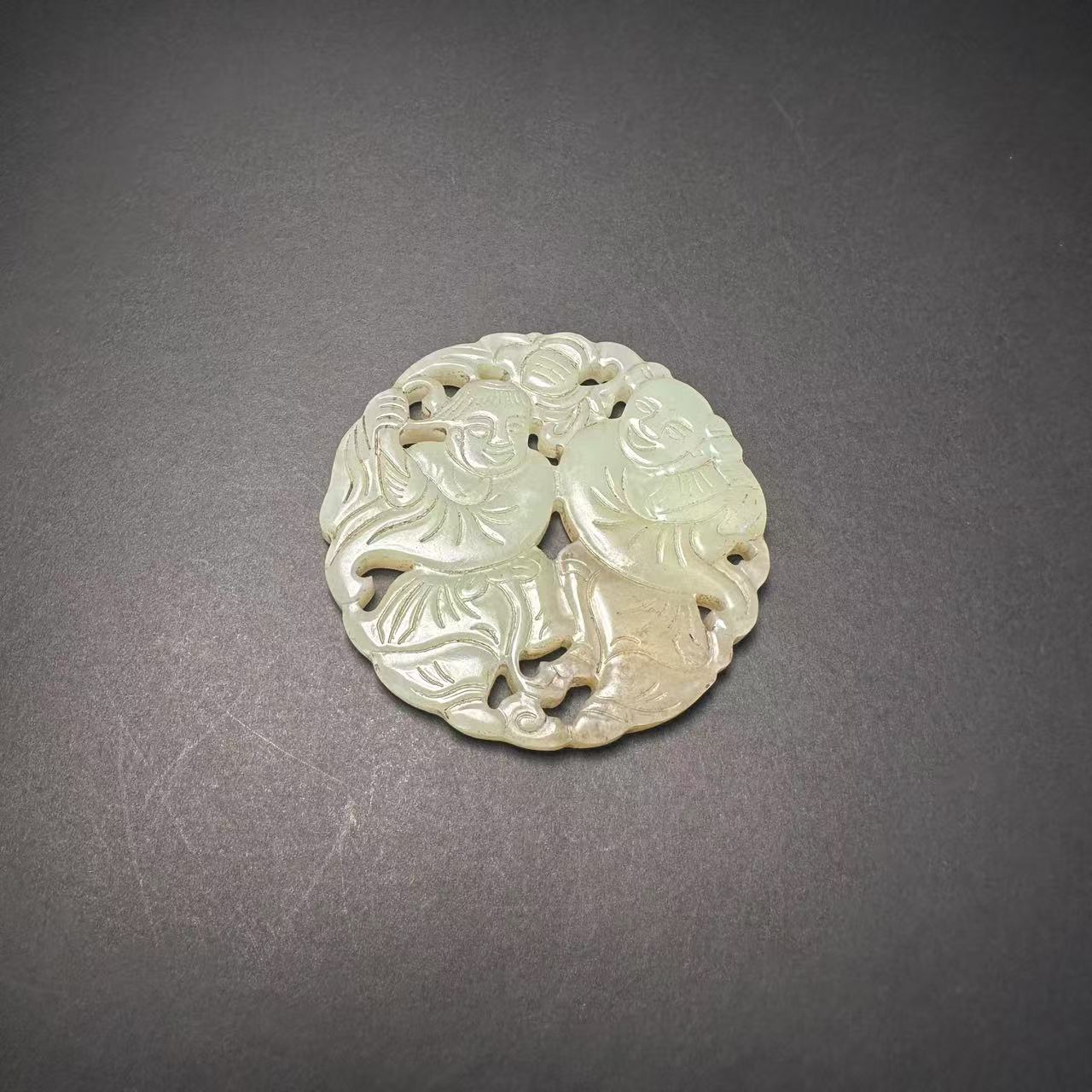 创汇时期 和田玉镂 空和合二 仙人物花 片佩666-86