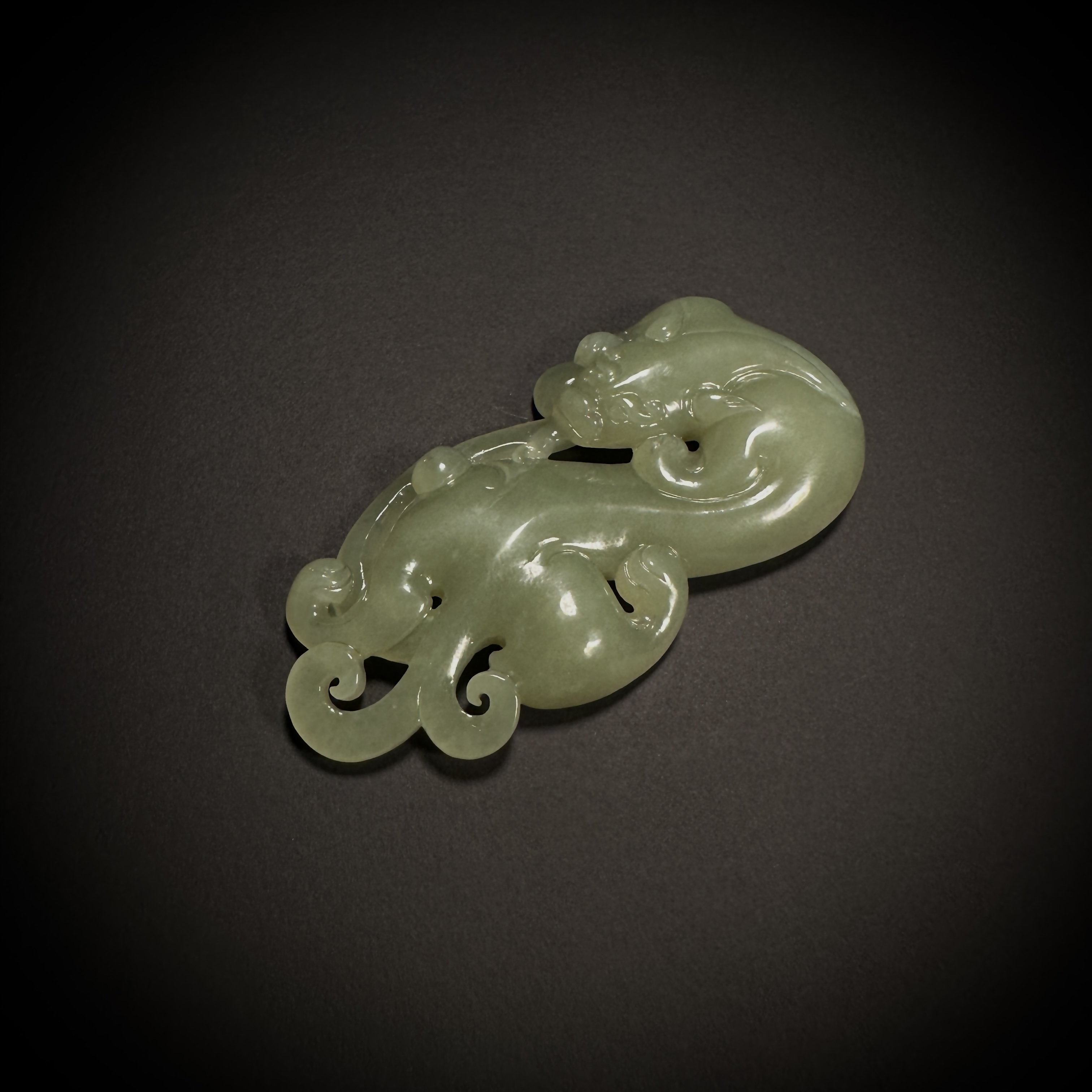 创汇 玉螭龙纹玉佩 688-26