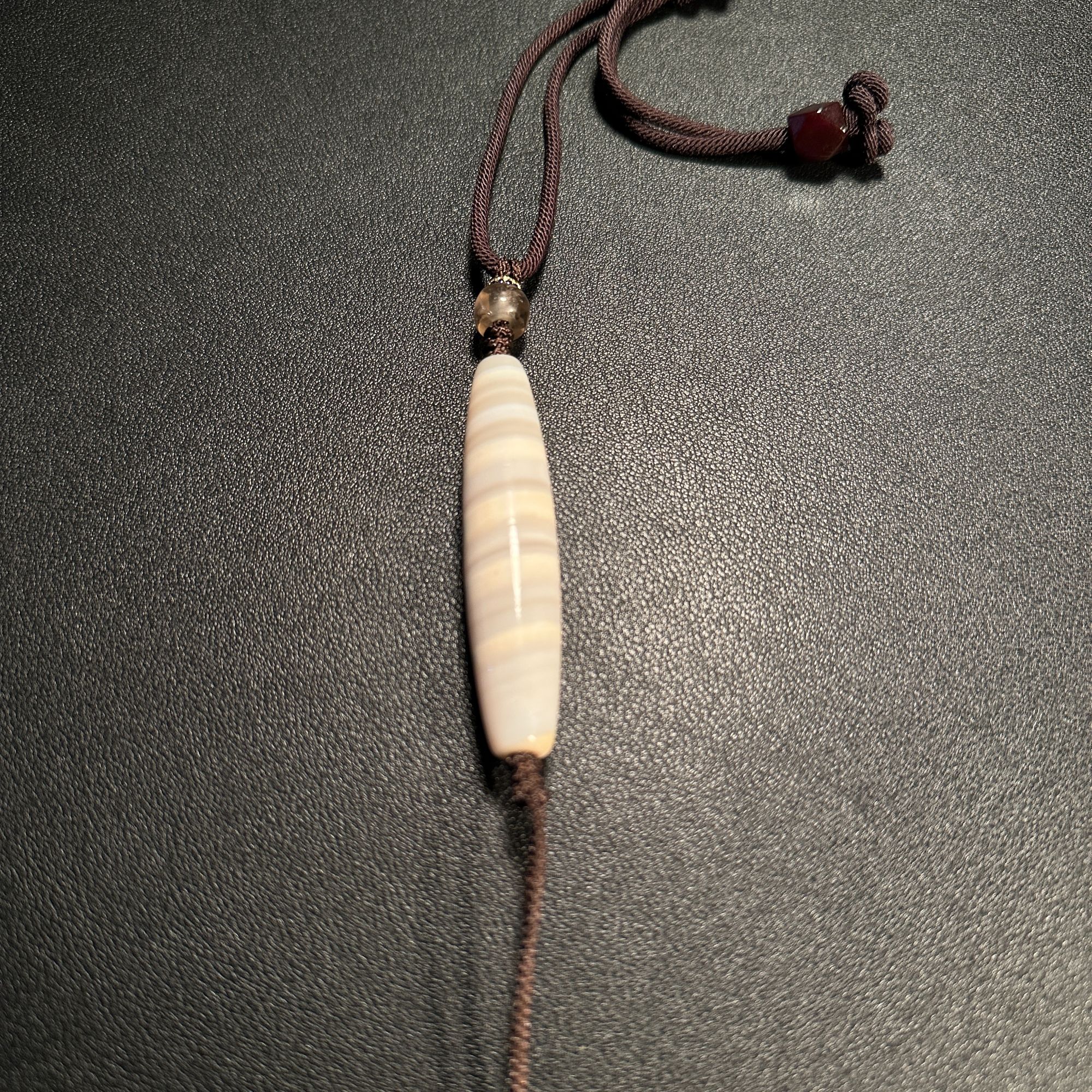 19世纪奶白色玛瑙线珠333-533