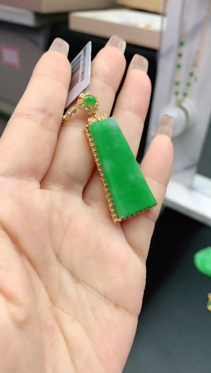 【闪购商品】翡翠颈饰18K金镶嵌1艳艳