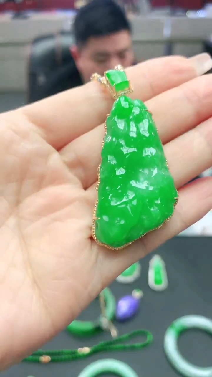 【闪购商品】翡翠颈饰18K金镶嵌1