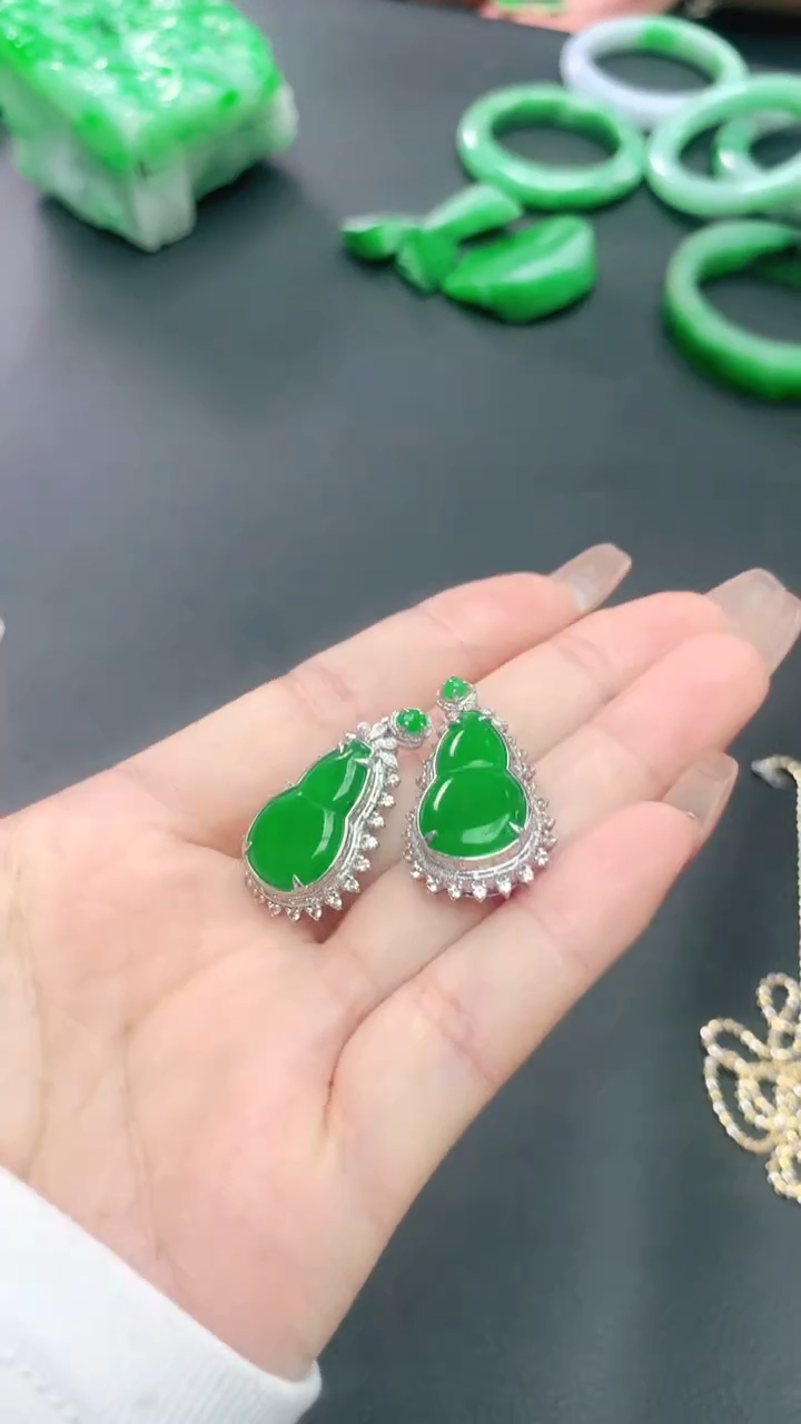 【闪购商品】翡翠颈饰18K金镶嵌多样性发货