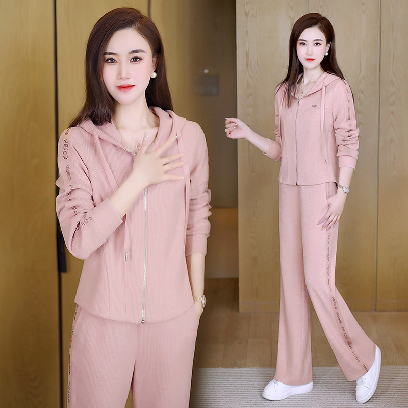 2025新款仿羊绒面料气质时尚休闲A类亮钻拉条收腰线条连帽套装女