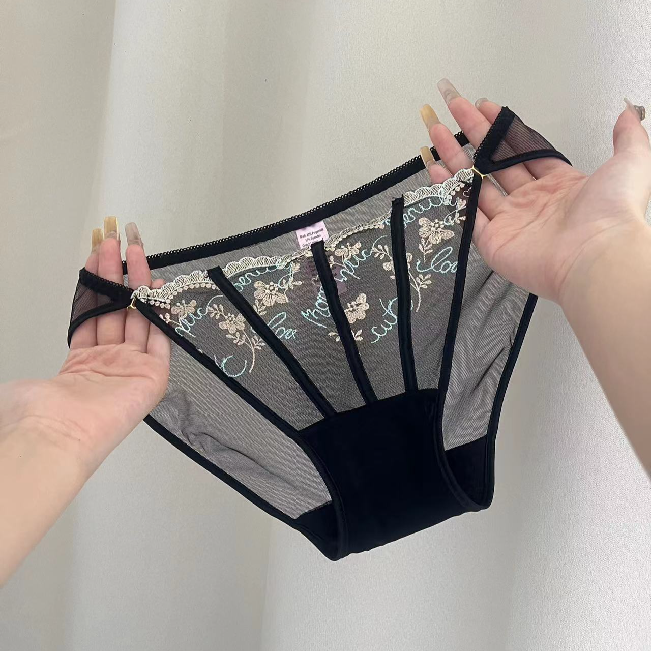 刺绣夏季蕾丝内裤秋优雅薄款无痕国风复镂空舒适时尚透气少女中腰