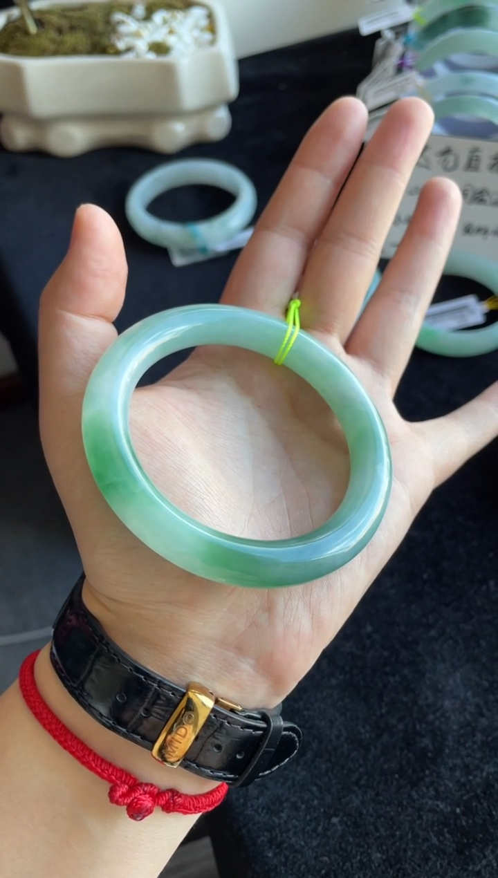 【闪购商品】翡翠手镯（圆镯）未镶嵌手镯