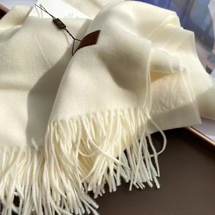 男女同款羊毛围巾披肩纯色百搭时尚保暖洋气加厚秋冬季气质