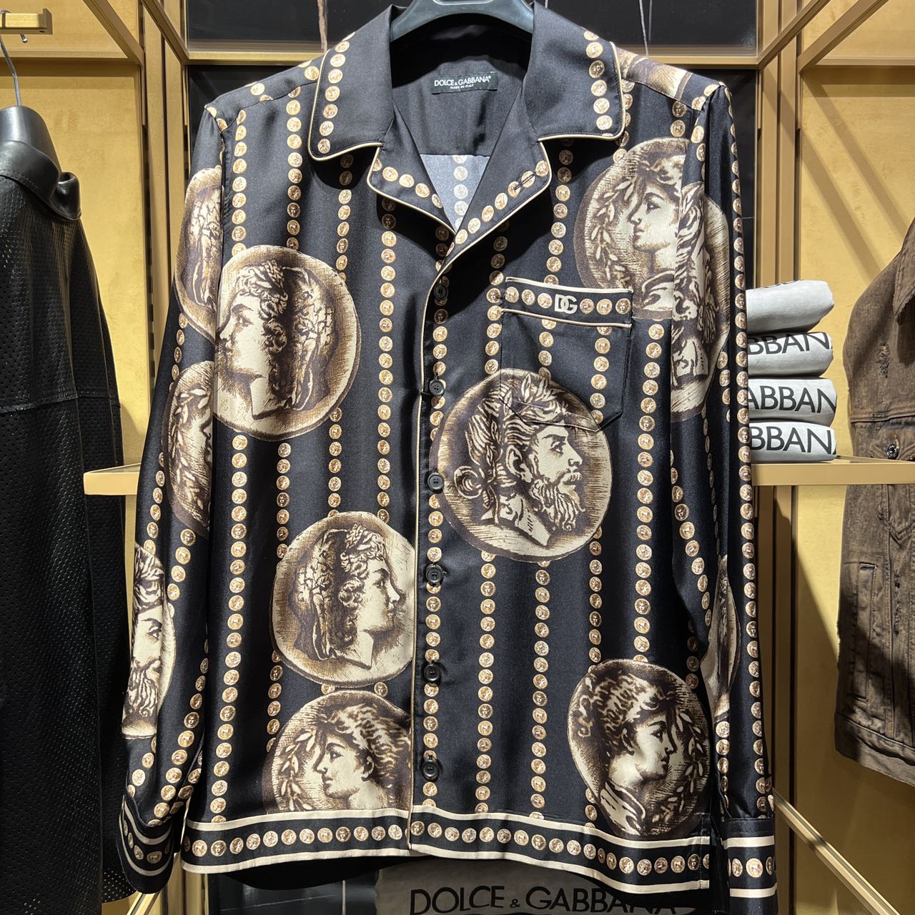 【CC在欧洲】  D....G 2号店 男士大钱币标长袖