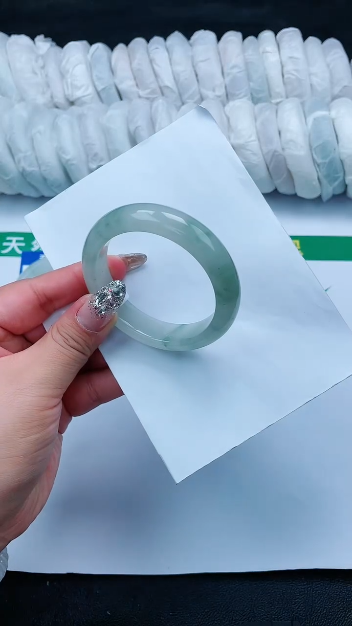 【闪购商品】石英质玉手镯未镶嵌197