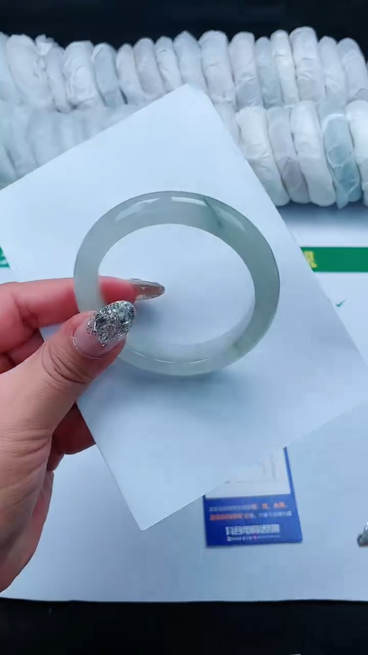 【闪购商品】石英质玉手镯未镶嵌145