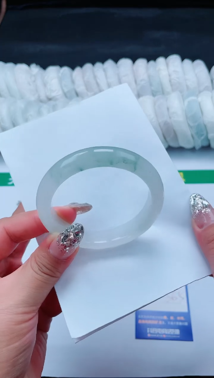 【闪购商品】石英质玉手镯未镶嵌609