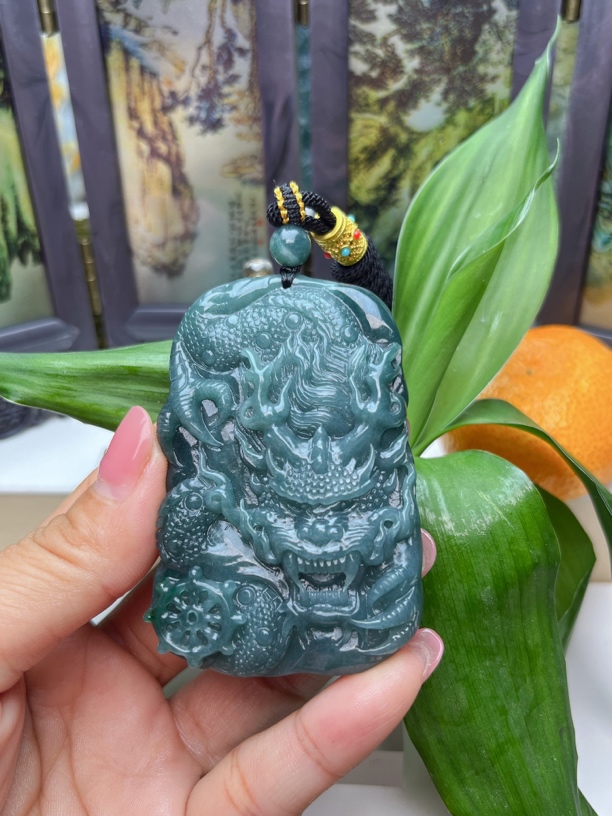 天然翡翠A货龙牌64.•41.7•10